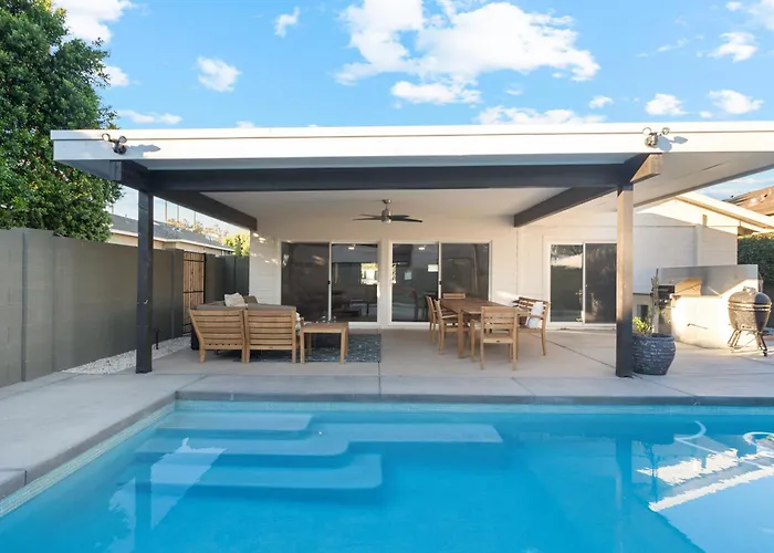 Bichito's Playground - Heated Pool, Walkable Phoenix