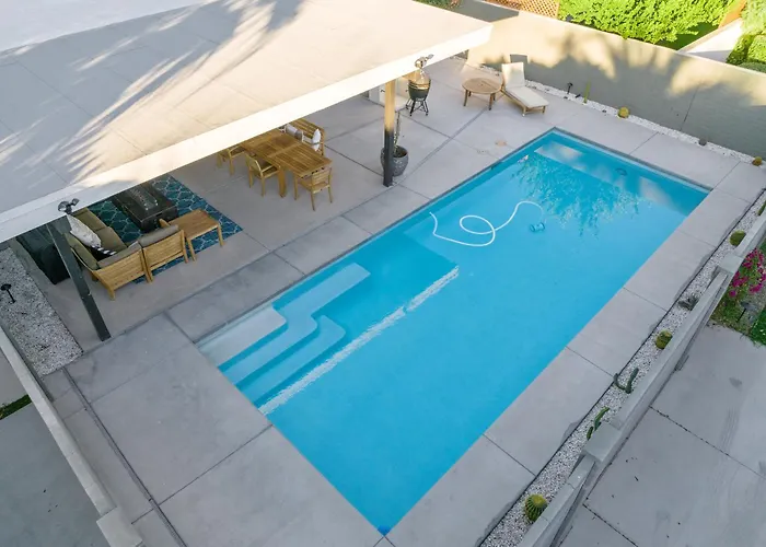 Bichito's Playground - Heated Pool, Walkable * Phoenix